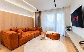 Central Epic Apartment-Self Check In